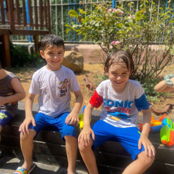 Islak Şamata, Bol Kahkaha!