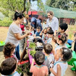Doğa ile iç içe olmak çocukların bedensel, zihinsel ve duygusal gelişimini destekler. 🌿🕊️