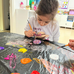 Renklerle Dolu Sanat Saati