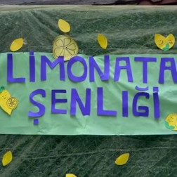 Galata & Yeditepe Sınıflarından Limonata Şenliğiyle Tatlı ve Ekşi Eğlence!