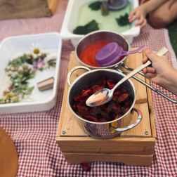 MONTESSORI VE REGGIO EMILIA YAKLAŞIMLI YAZ OKULU ETKİNLİĞİ