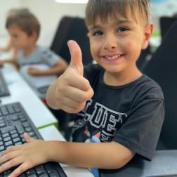 Minik Zihinlerle Büyük Kodlar!