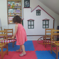 Yaz Okulu Etkinlikleri: Hulahopla Hareket, Denge ve Eğlence!