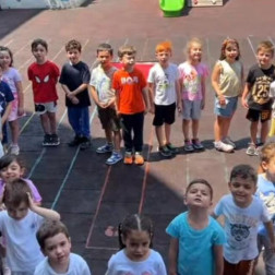 Bir Yüreğe Bin Mini Yürekten Sürpriz