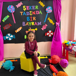 ŞEKER TADINDA BİR BAYRAM GEÇİRMEK DİLEĞİ İLE... :)