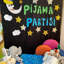 Pijama Partisi Neşesi!