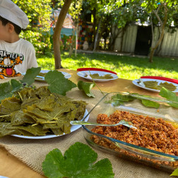 Minik Ellerle Sarma Sardık!