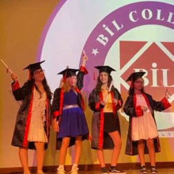 4. Sınıflarımızın Ortaokula Geçiş Törenini Caddebostan Kültür Merkezi’nde Gerçekleştirdik🌟