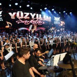 Işığın ve Gölgenin Ritmi Sahnede!