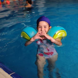 Vera Anaokulu Yüzme Dersinde!