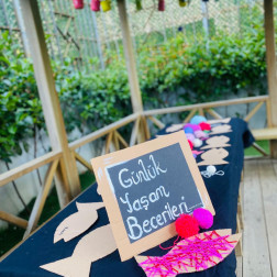 Minik Ellerle Bağcık Bağlama!