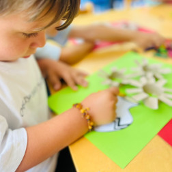 Rulo Kartondan Renkli Çiçekler