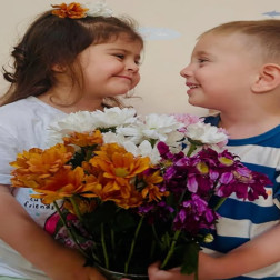 Çiçeklerle Sevgi Paylaşımı 💐❤️