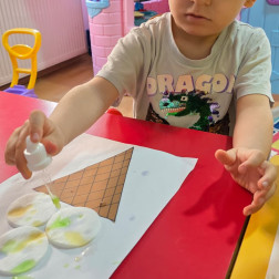 Minik Sanatçılar ve Damlalarla Dans!