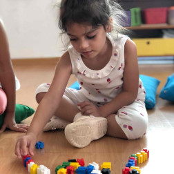 Legolarla Geometrik Şekiller Etkinliği! 🧱🔺🔵