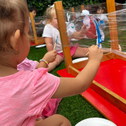 Renkli Hayaller, Eğlenceli Fırçalar: Şuku Anaokulu'nda Sanat Etkinliği