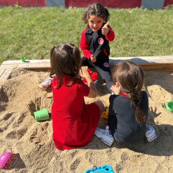 🌸 “Yeni başlangıçlar, yeni arkadaşlıklar… Oryantasyon zamanı 😊”