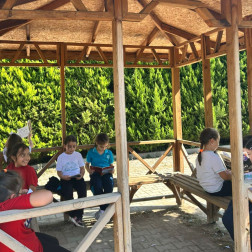 İLKOKUL ÖĞRENCİLERİMİZLE KİTAP OKUMA ETKİNLİĞİ