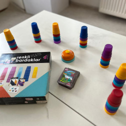 Renkli Bardaklar Oyunu 🥤🎲