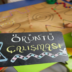 Örüntü Çalışması: Renklerin Ritmi 🌈