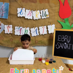 Ebru Sanatıyla Renklerin Dansı 🎨