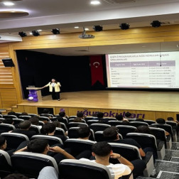 🎓 Geleceğe Yolculuk: Kariyer ve Üniversite Tanıtım Semineri 📚