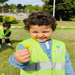 Açık hava günümüz 🌼☀️🎶🤸‍♂️💚