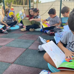 Açık Havada Okuma Keyfi! 📚🌞