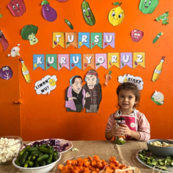 Minik Ellerle Turşu Kuruyoruz!