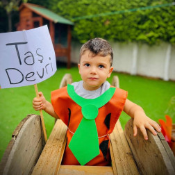 🦴 Taş Devri Kostümleriyle Eğlenceli Bir Gün!