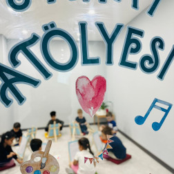 Sanat Atölyesi – Renklerin Dansı