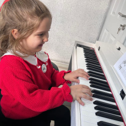 Piyano Derslerimiz Başladı!