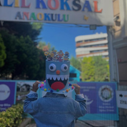 Çılgın Şapkalarla Renkli Bir Gün!