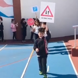 Trafik Kurallarını Öğreniyoruz!