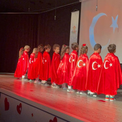 ❤️🤍 Cumhuriyetimizi Kırmızı Beyaz Kalplerle Kutluyoruz!