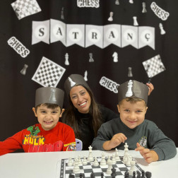 ♟️ Minik Eller Satrançla Buluşuyor!
