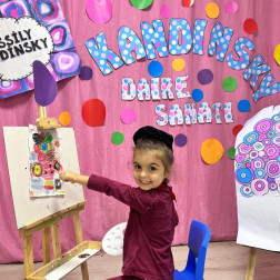 🎨 Minik Ellerle Kandinsky’yi Keşfediyoruz!