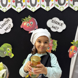 Minik Ellerle Turşu Kuruyoruz!