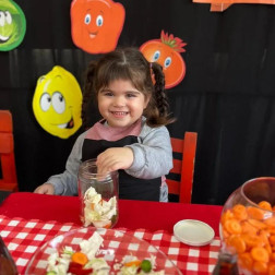 MİNİK ŞEFLER TURŞU YAPIYOR