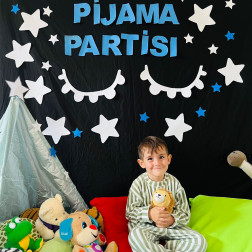 🌙🎉 Pijama Partisinde Eğlence Başladı! 😴💫