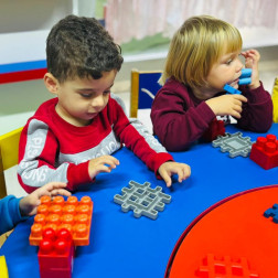 Renkli Bloklarla Yaratıcı Oyun 🧱🌟