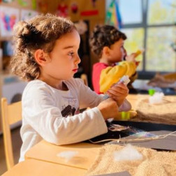 Sanatla Parlayan Eller 🎨🌞