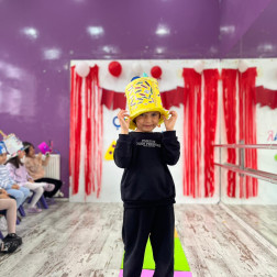 Çılgın Şapka Partimiz!