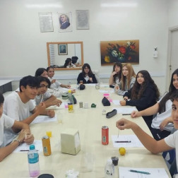 Laboratuvar Masasında Bilimle Buluşma