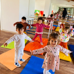 Çocuklarımızla enerjisi bol eğlenceli hareketli keyifli bir gün🤸‍♂️🤸‍♀️