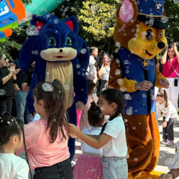 Karakterlerle Eğlence Saati