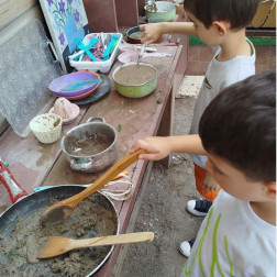 Çamur Mutfağı – Duyusal Oyun Atölyesi