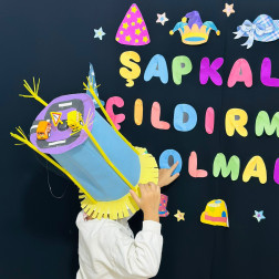 ÇILGIN ŞAPKA PARTİSİ
