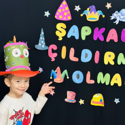ÇILGIN ŞAPKA PARTİSİ