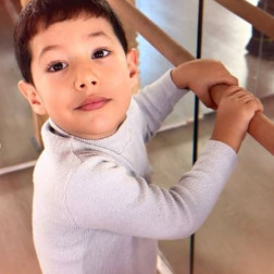 Minik Balerinler ve Baleronlarla Zarafet Dolu Anlar